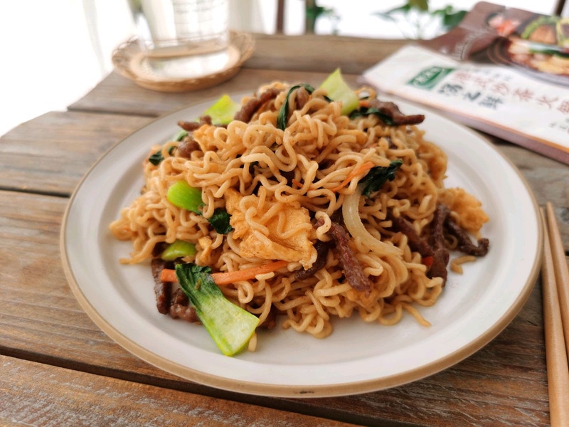 沙茶肉丝炒面